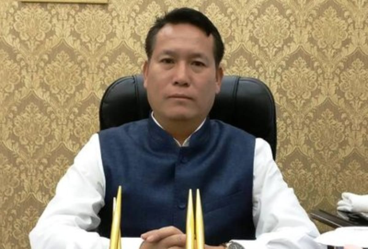 minister in manipur government letapav haukip joins bjp before elections, big loss for National People Party