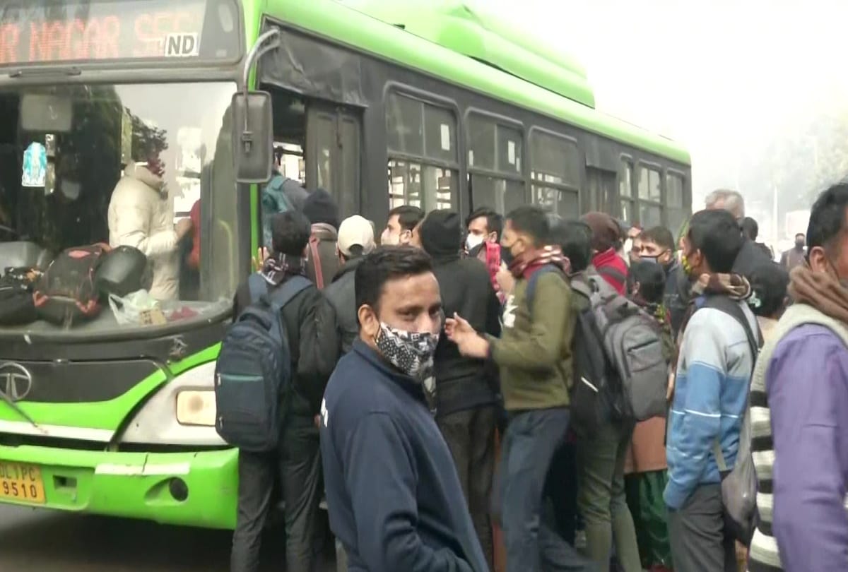 Delhi buses no safe for travel as no corona guidelines are followed