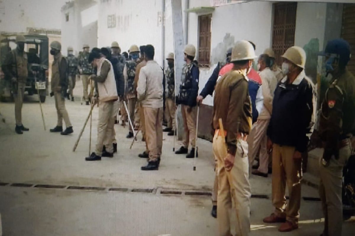 UP News: Conflict between two sides and 23 people injured in firing and stone pelting