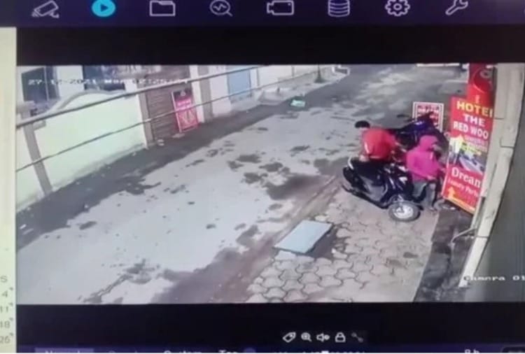 Murder or accident: Police searched CCTV footage, also showed family members, mobile location of accused was found at home