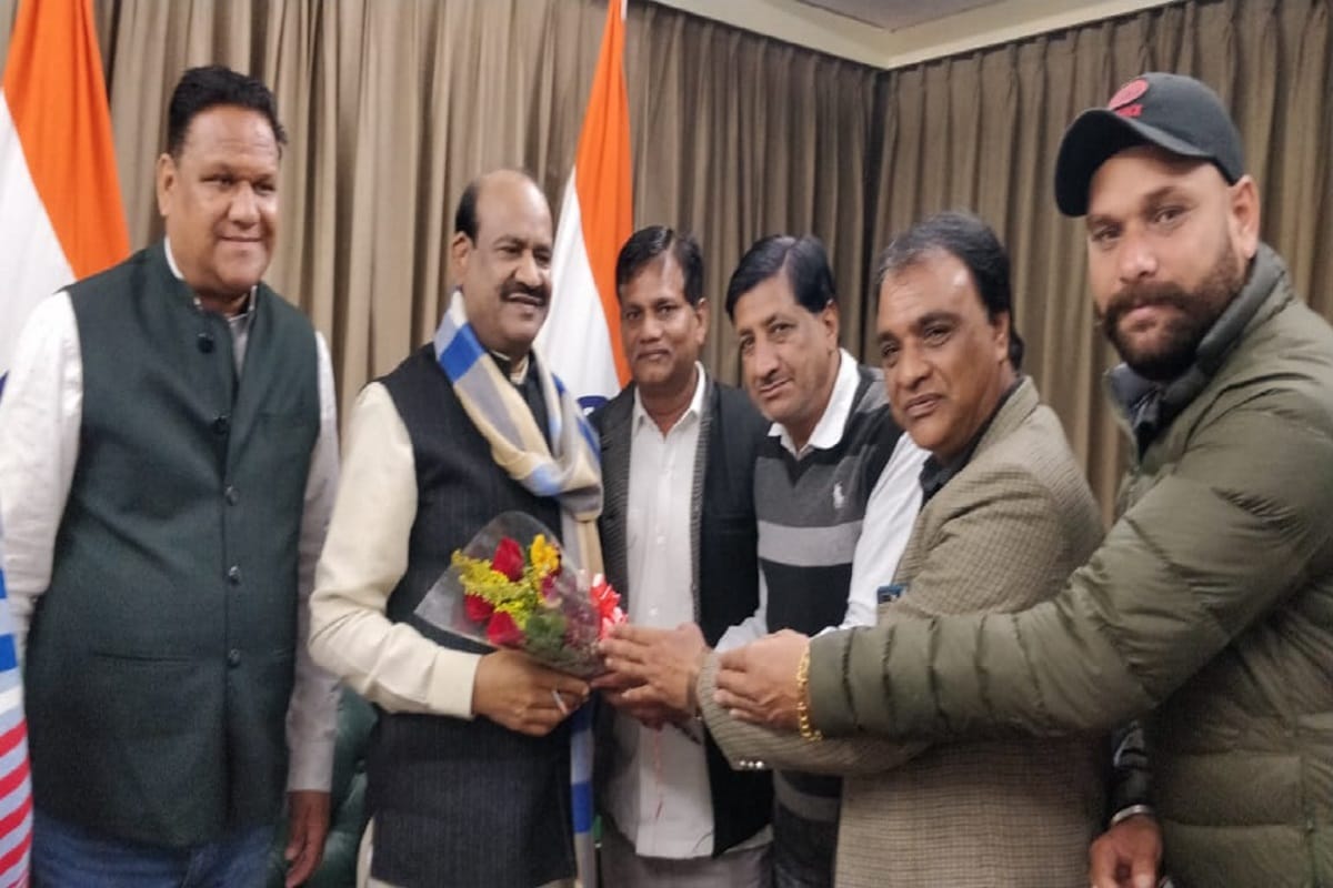 The trade federation invited the Speaker of the Lok Sabha for the swearing-in ceremony