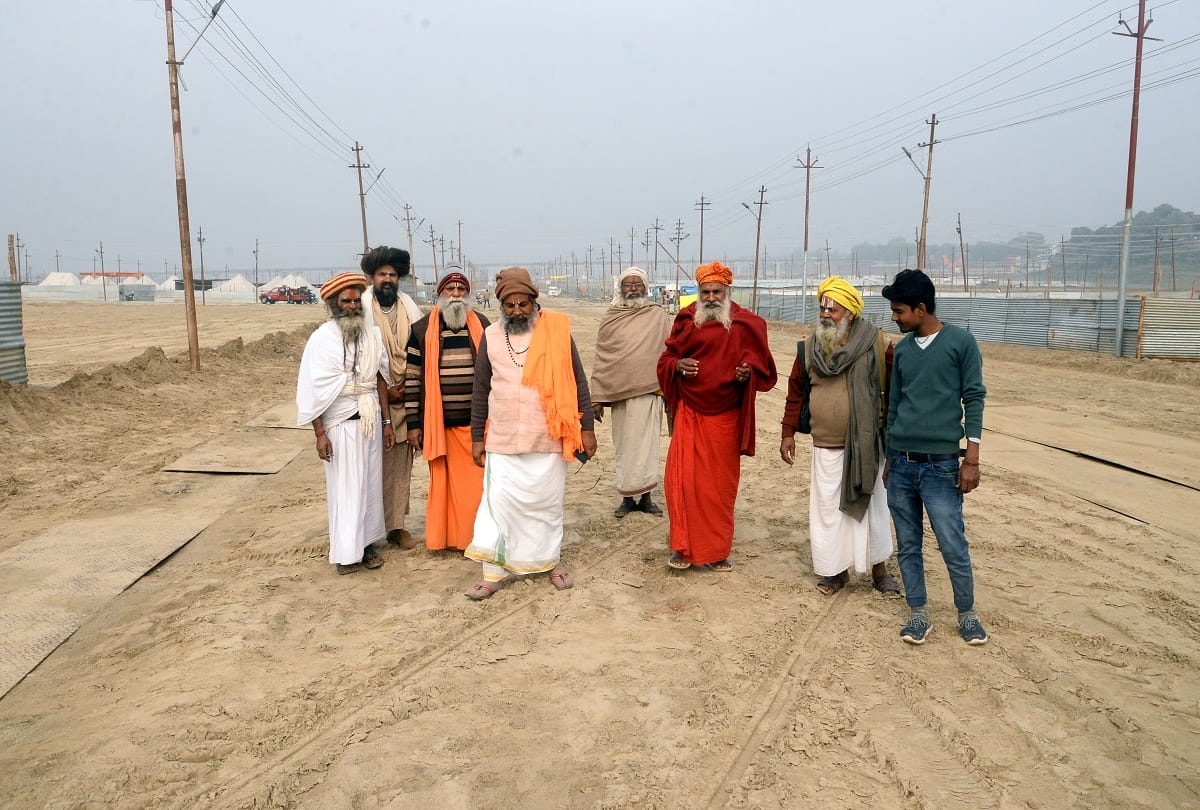 Prayagraj: To save Magh Mela from Omicron crisis, pilgrims worshiped
