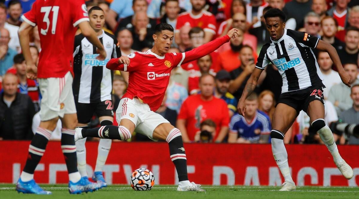 Premier League: Edinson Cavani avoids Manchester United defeat, holds hosts Newcastle United to 1-1 draw
