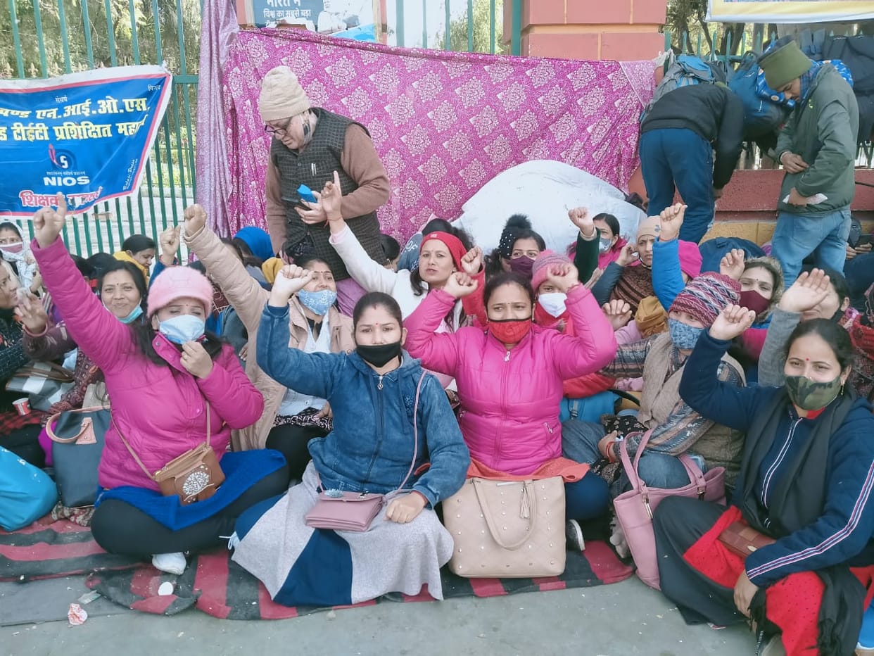 uttarakhand news: 4600 grade pay in police, family members protest continue