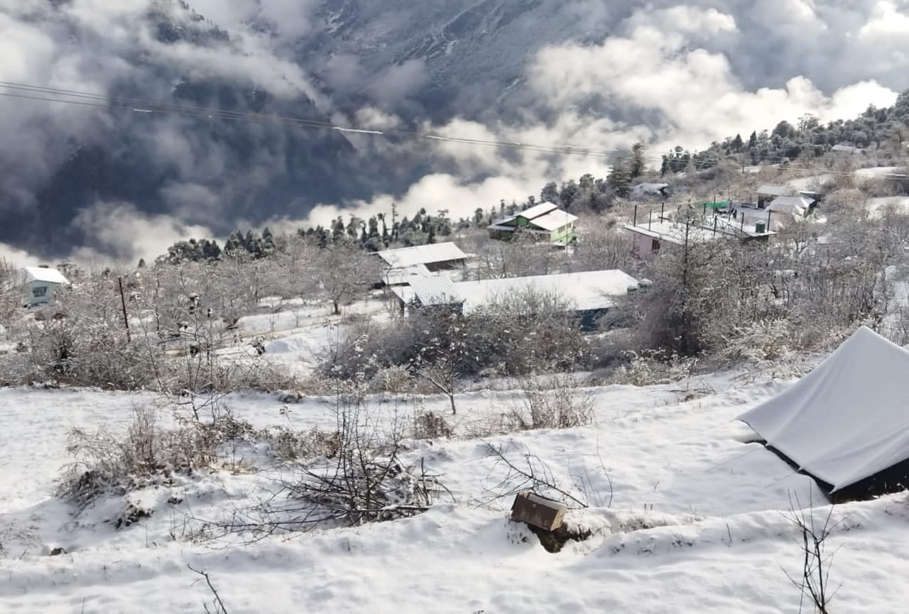 uttarakhand weather update today news: uttarakhand hill stations covered with snow, see photos