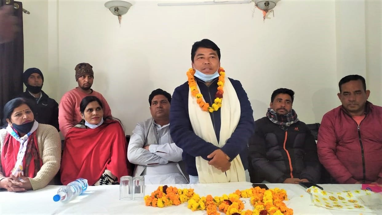 People will teach lesson to BJP-Congress: Prem Kishan