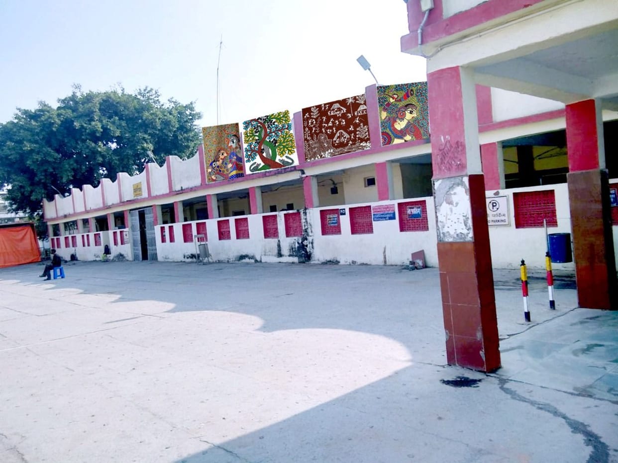 coach,rail,kanpur,station,painting
