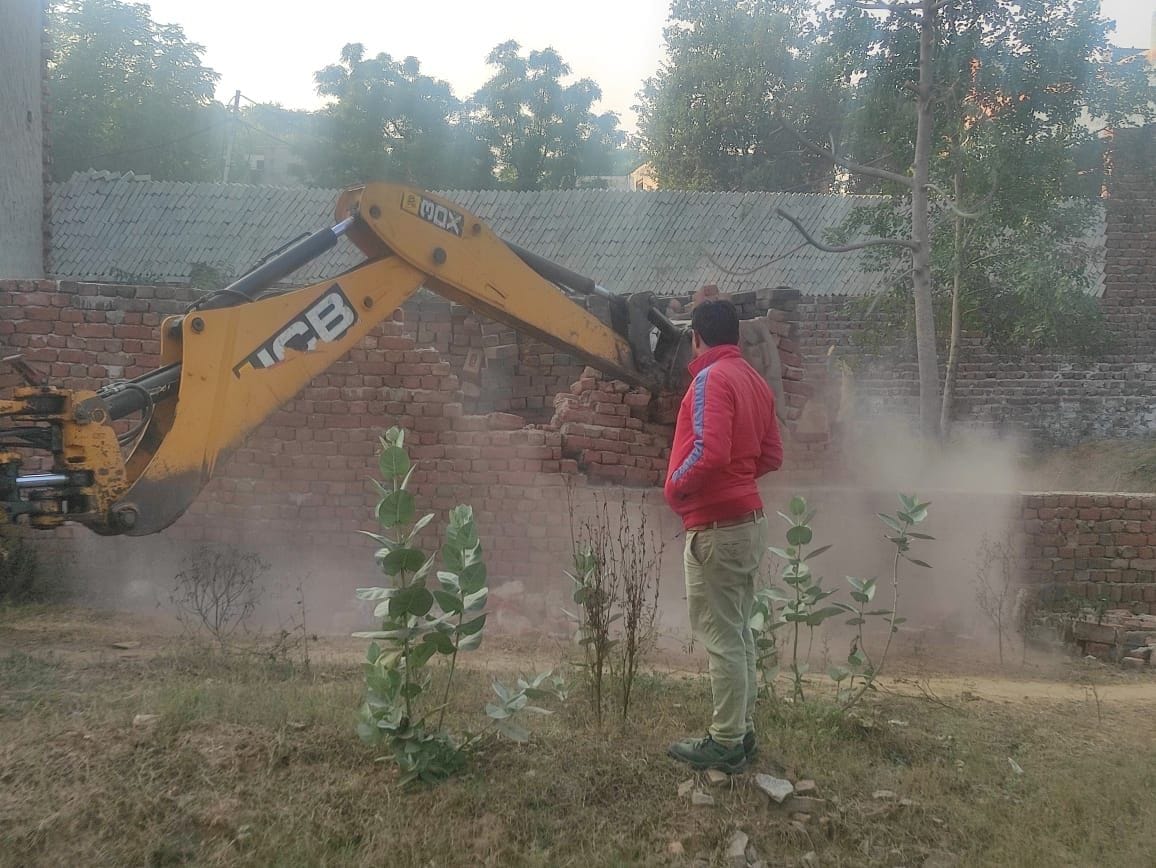 DTP broke down illegal warehouses and shops in village Khaira