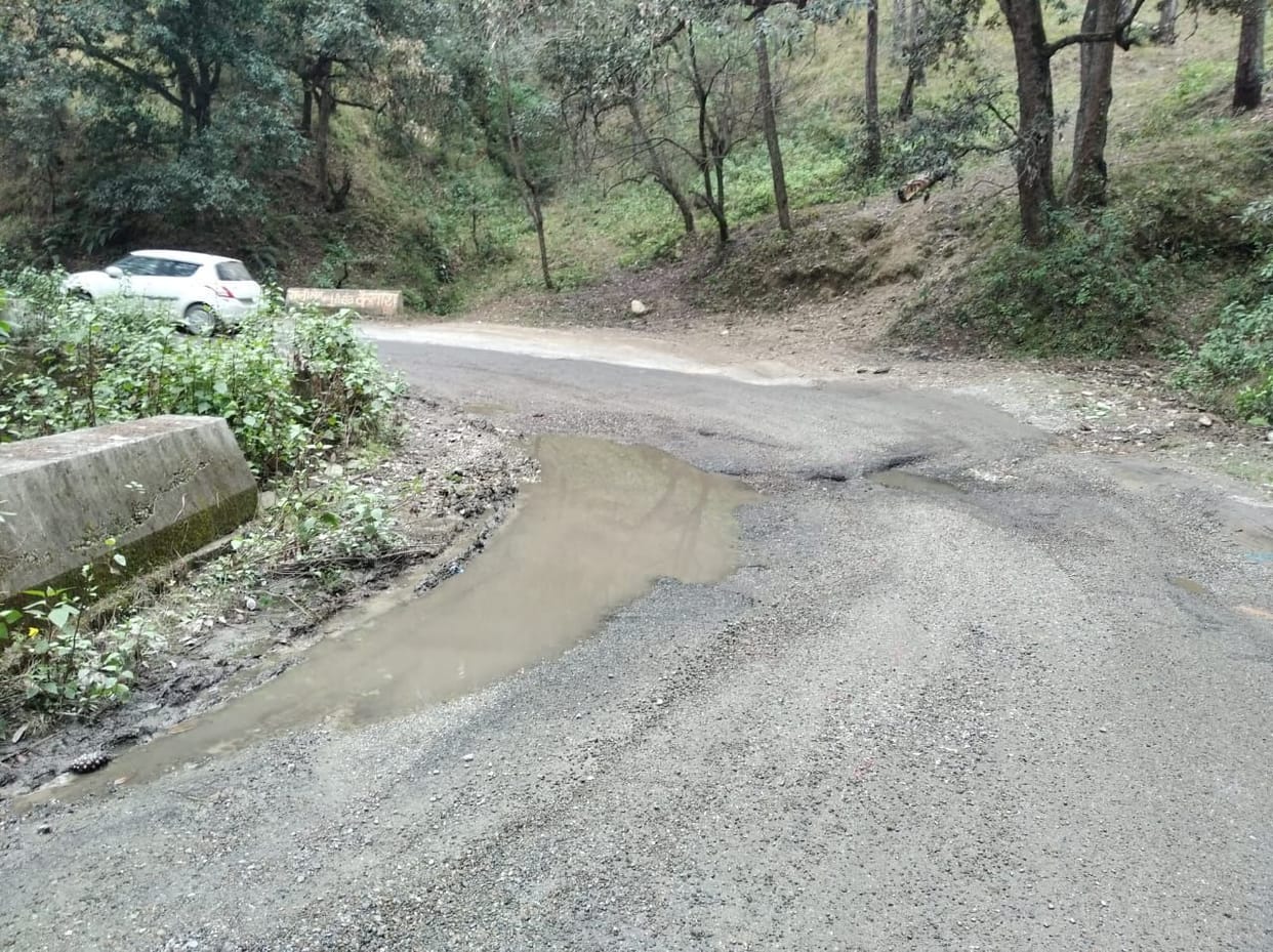 Hole in Ramnagar-Ranikhet Road