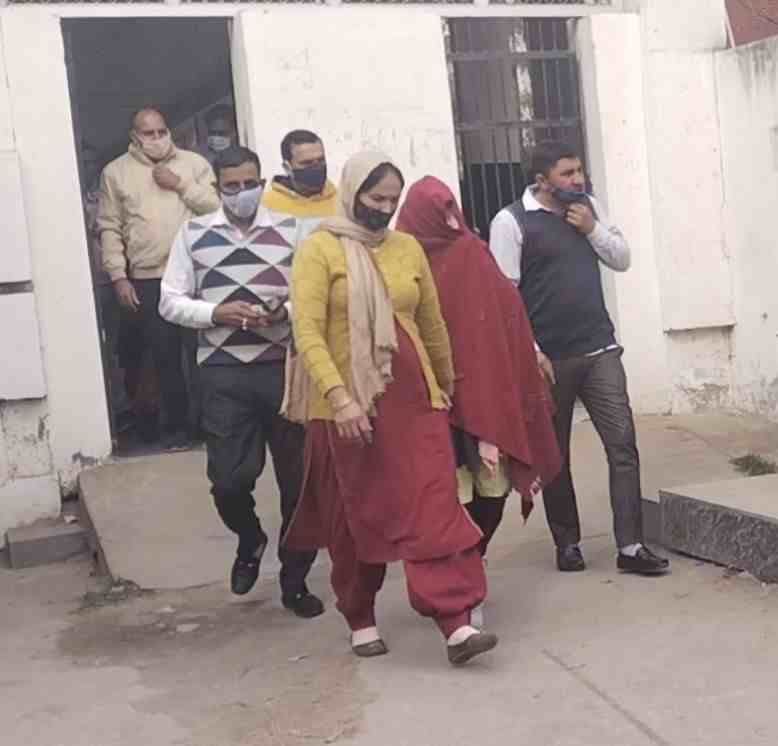 Clerk who took bribe of 20 thousand rupees in lieu of getting registered in blood relation on one day remand