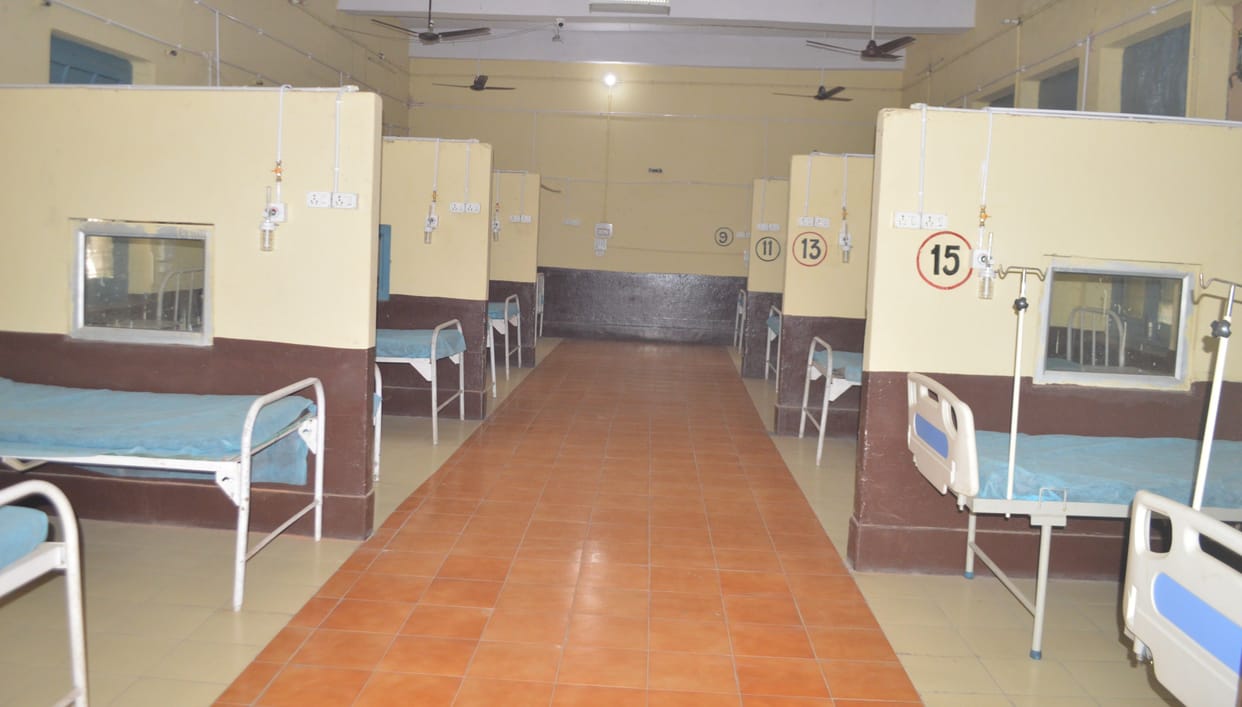 Hathras: Not enough arrangements to deal with the third wave of Corona