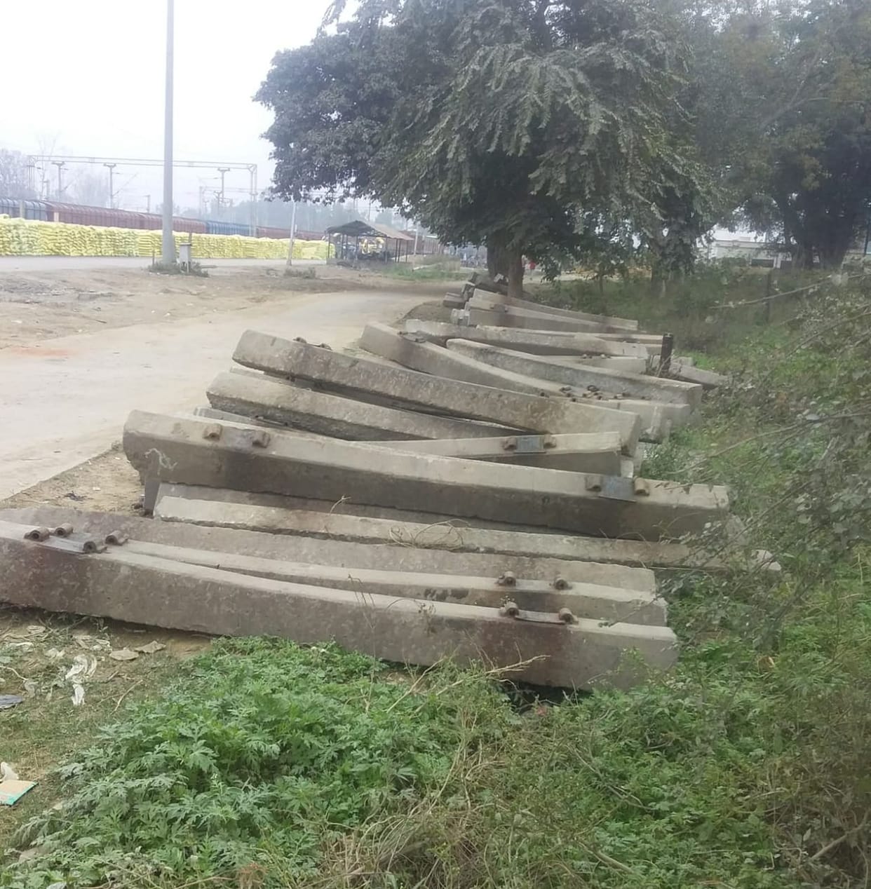 Sleepers arrived for the rail line at the warehouse