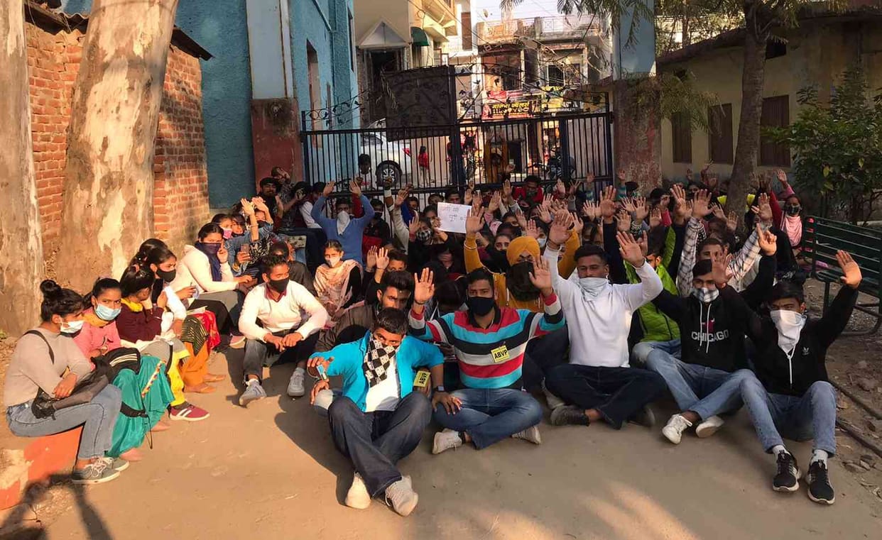 Barotivala college students boycott classes demanding innauguration of new building soon