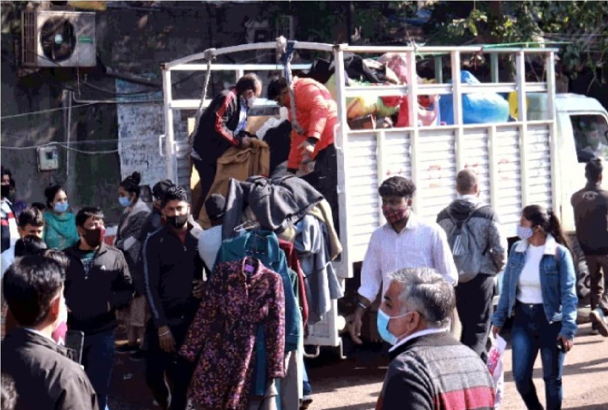 omicron and Corona protocol being blown up in Delhi markets