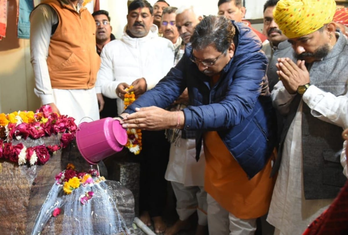 Rajasthan BJP State President Dr Satish Poonia performed worship in Dhanghati Temple Govardhan