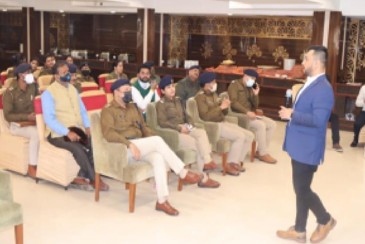 Gwalior: One day workshop on cyber security, expert from Indore gave helpful tips to Gwalior Police in solving cyber crime