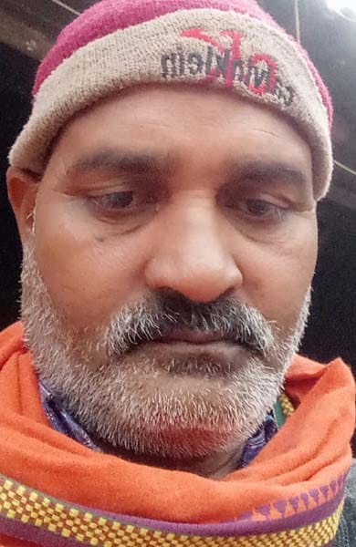 The young man gave his life by hanging, accusing the bank workers of threatening