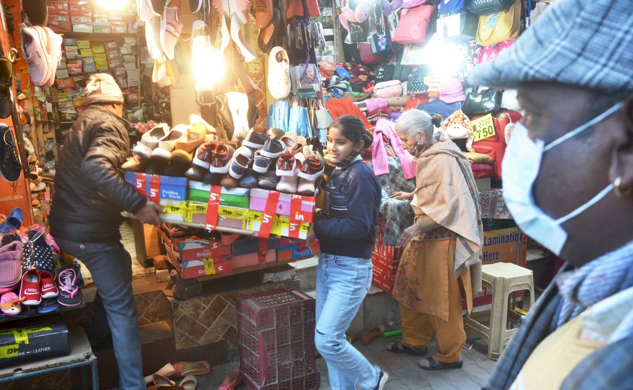 Solan MC removes encroachments from Solan city