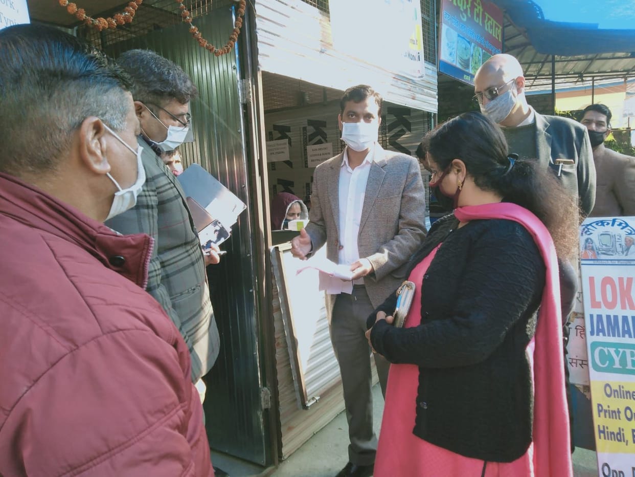 Notice to 5 for keeping shops closed even after allotment
