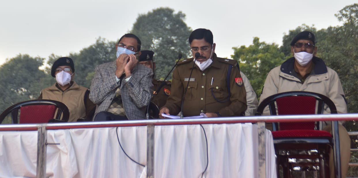 Taking selfie with VIP leaving duty or seen busy on mobile, action will be taken