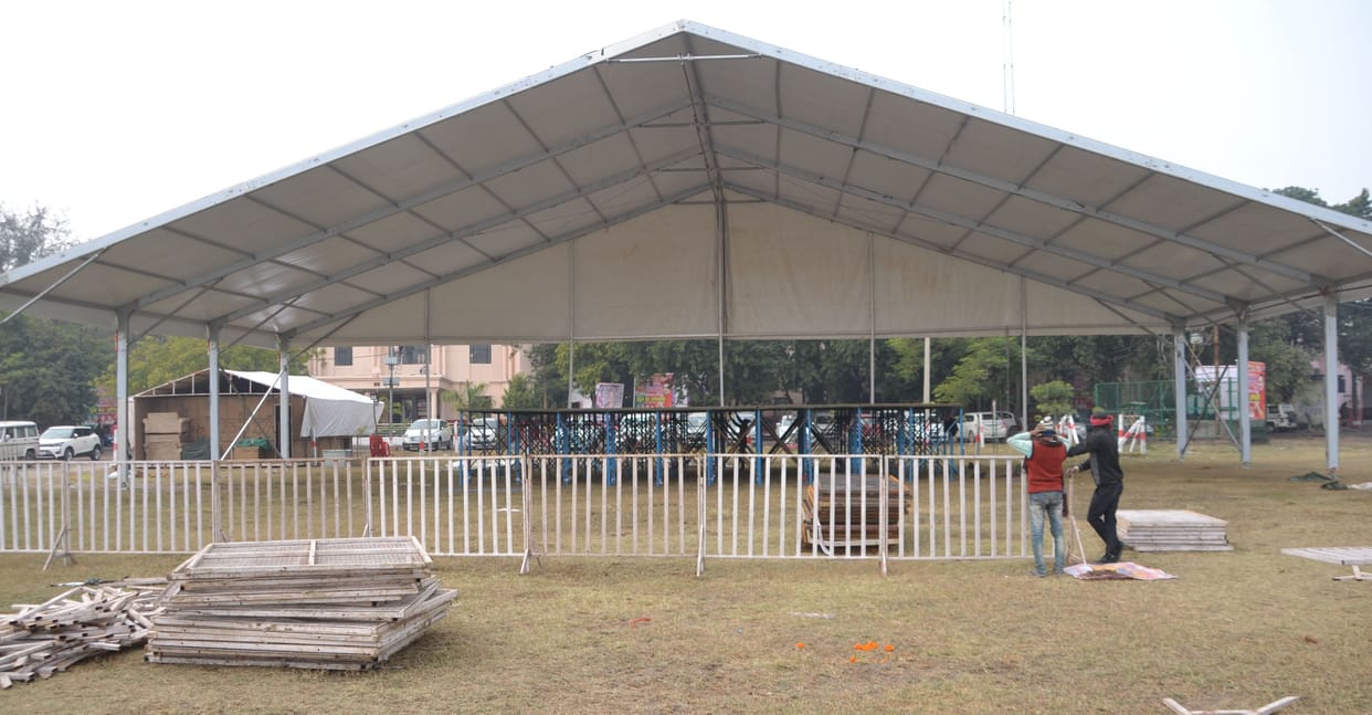 For Chief Minister's program in Kanpur dehat, a pandal from 12 lakhs, helipad being built with 40 thousand bricks