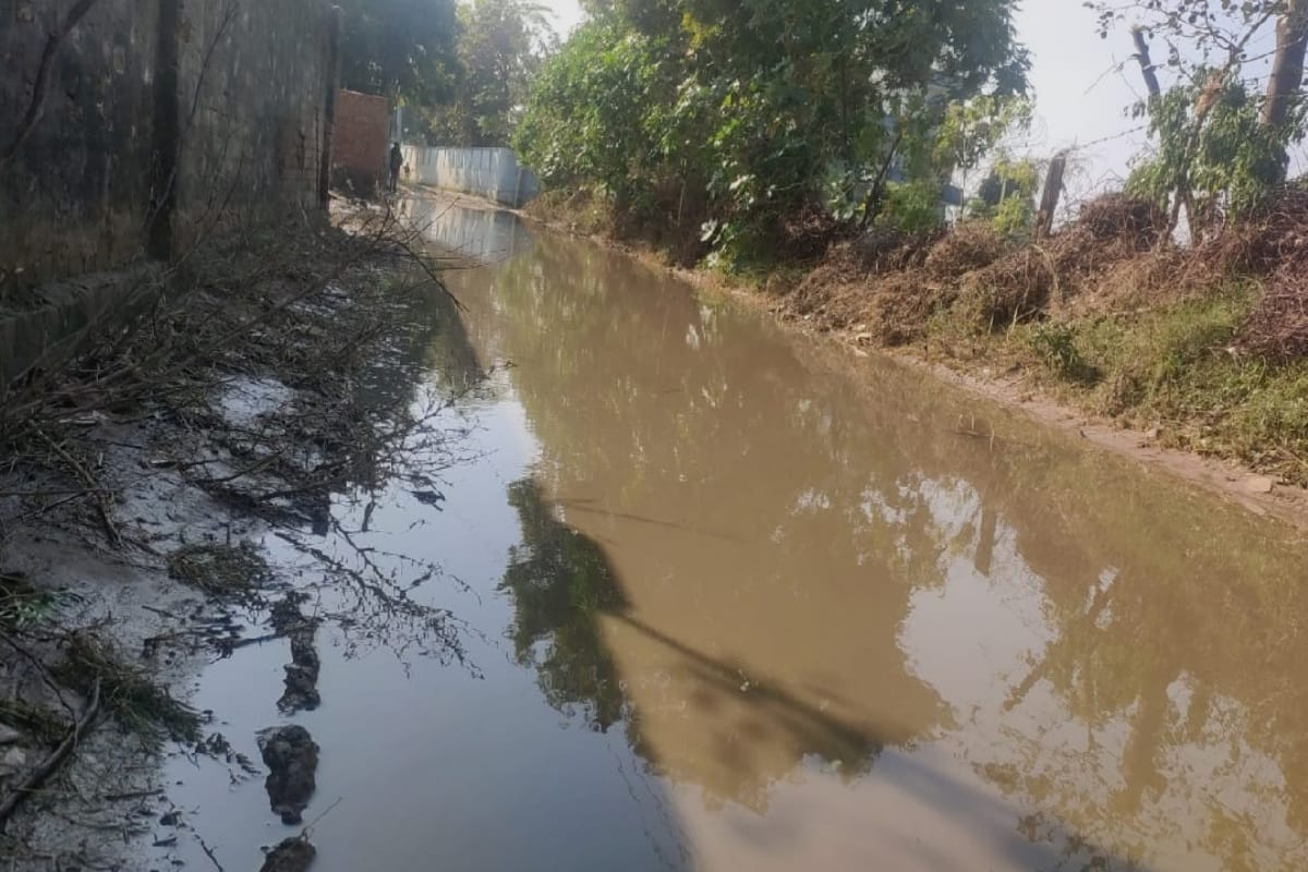 Neither used brick nor cement, Road and drainage made in paper only by officials in Baghpat District