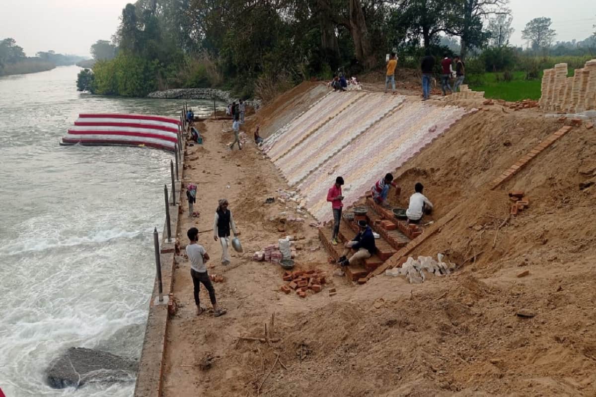 UP News: The officials arrived by helicopter rehearsed in program place of Prime Minister Narendra Modi, see photos