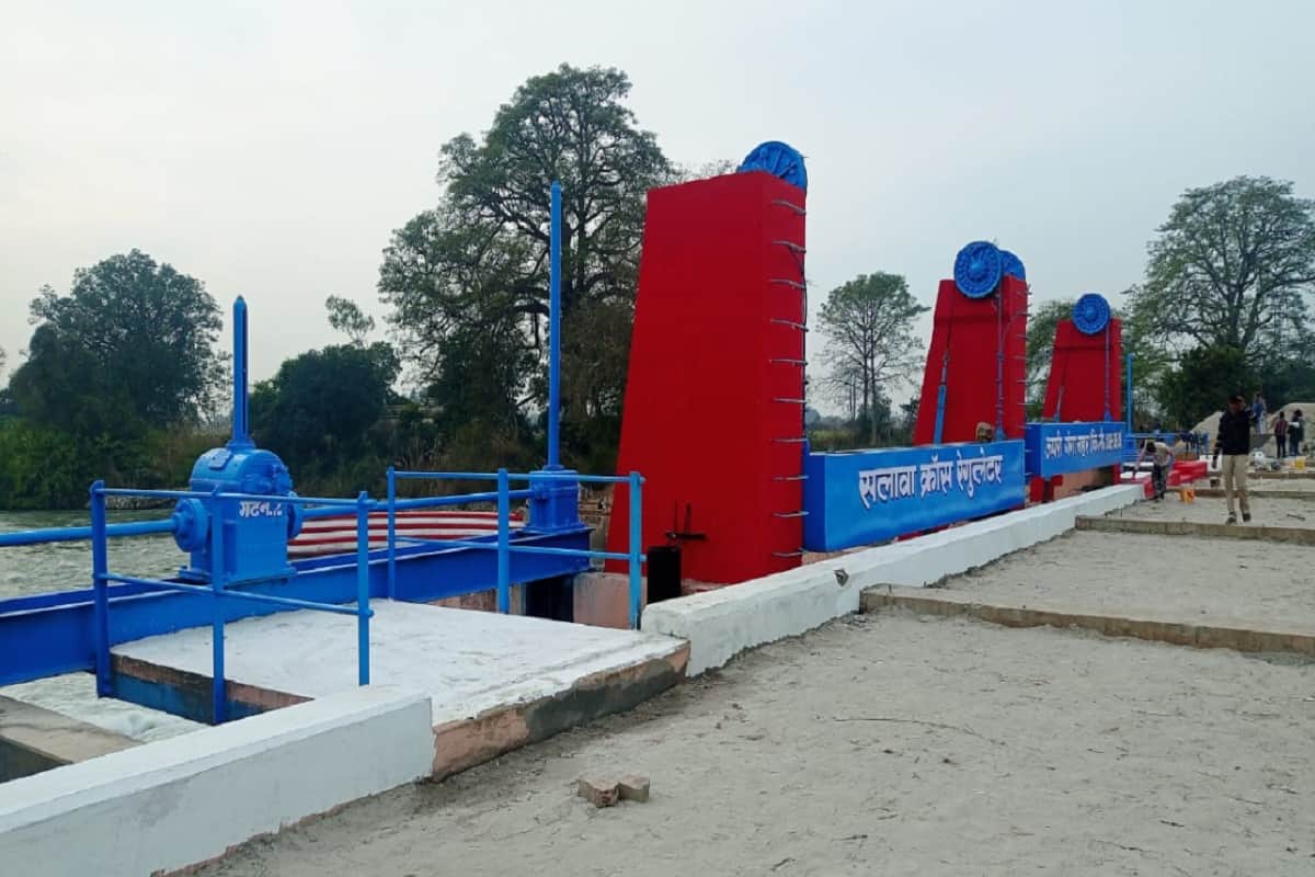 UP News: The officials arrived by helicopter rehearsed in program place of Prime Minister Narendra Modi, see photos