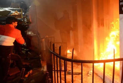 Kydganj uproar: 11 months ago there was a dispute, bombs went on the shop