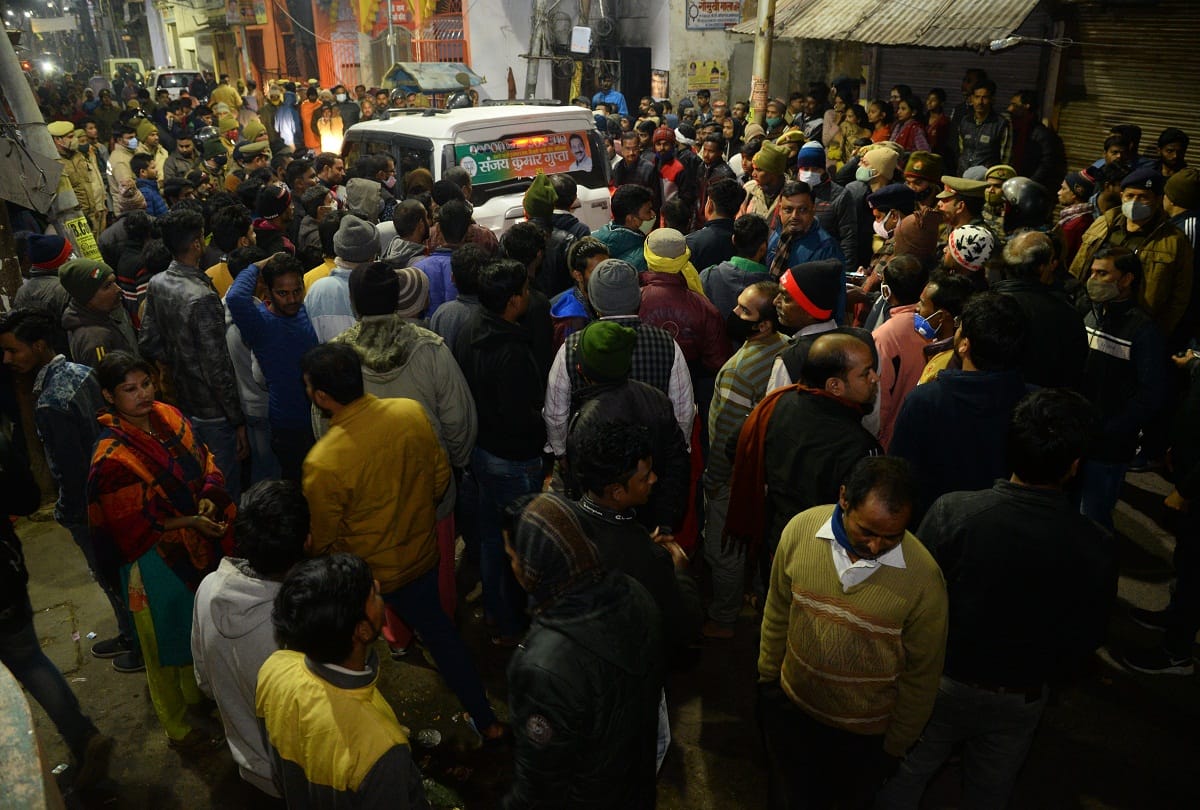 Bike riders fired at Kydganj Prayagraj three were shot, SRN referred