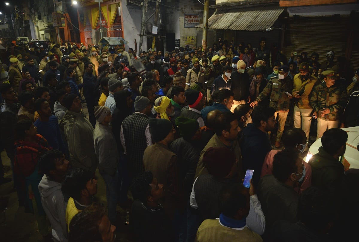Bike riders fired at Kydganj Prayagraj three were shot, SRN referred