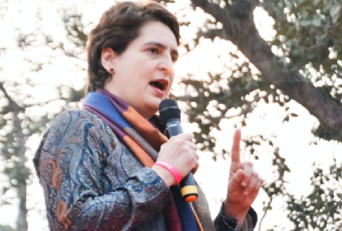 Priyanka Gandhi Targets the PM Narendra Modi in congress program in firozabad