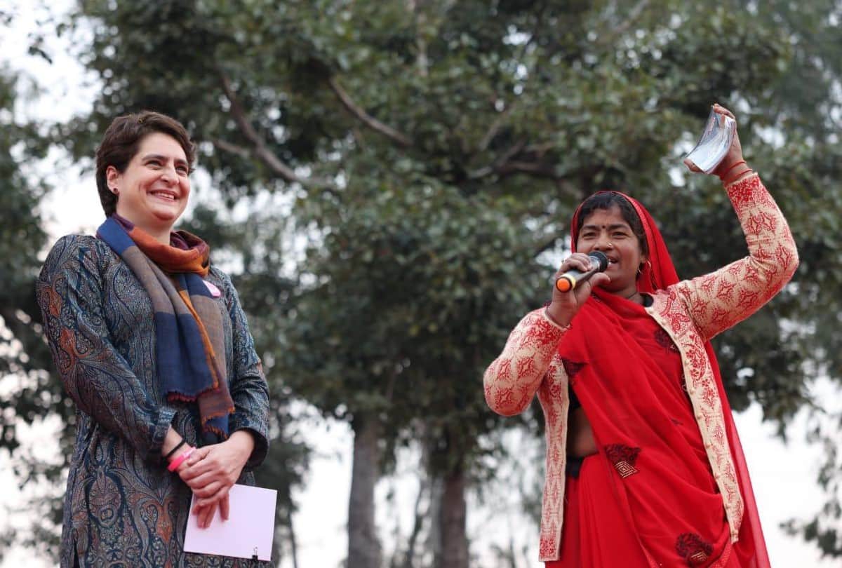Priyanka Gandhi interacted with girls in firozabad