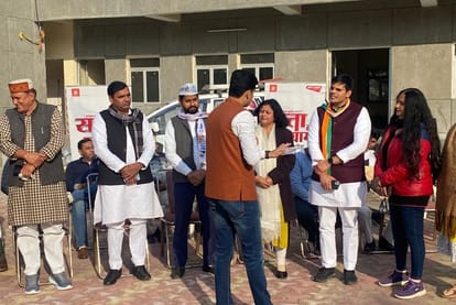 UP Assembly Election 2022 Noida Live Debates and Discussions Coverage News Updates in Hindi