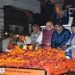 बरेली में रोड शो करते अमित शाह