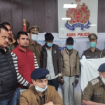 एटीएम लूट के आरोपियों के साथ पुलिस
