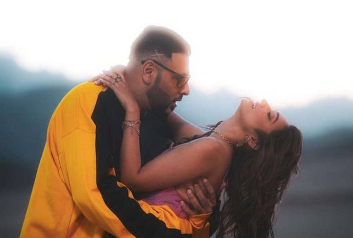 New Year 2022: These party songs will add to the celebration of the new year prepare the playlist from now