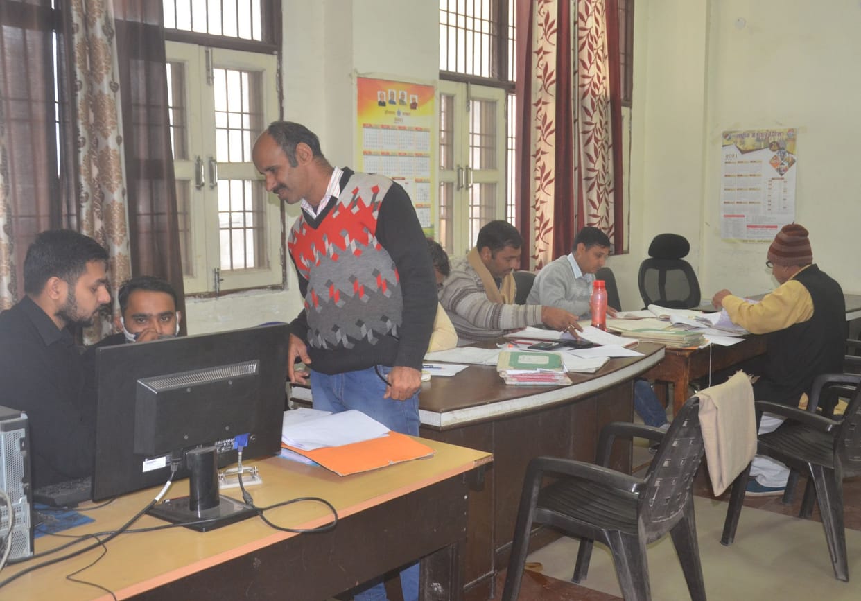 Invoices are being cut in the markets, officers are not applying masks in offices