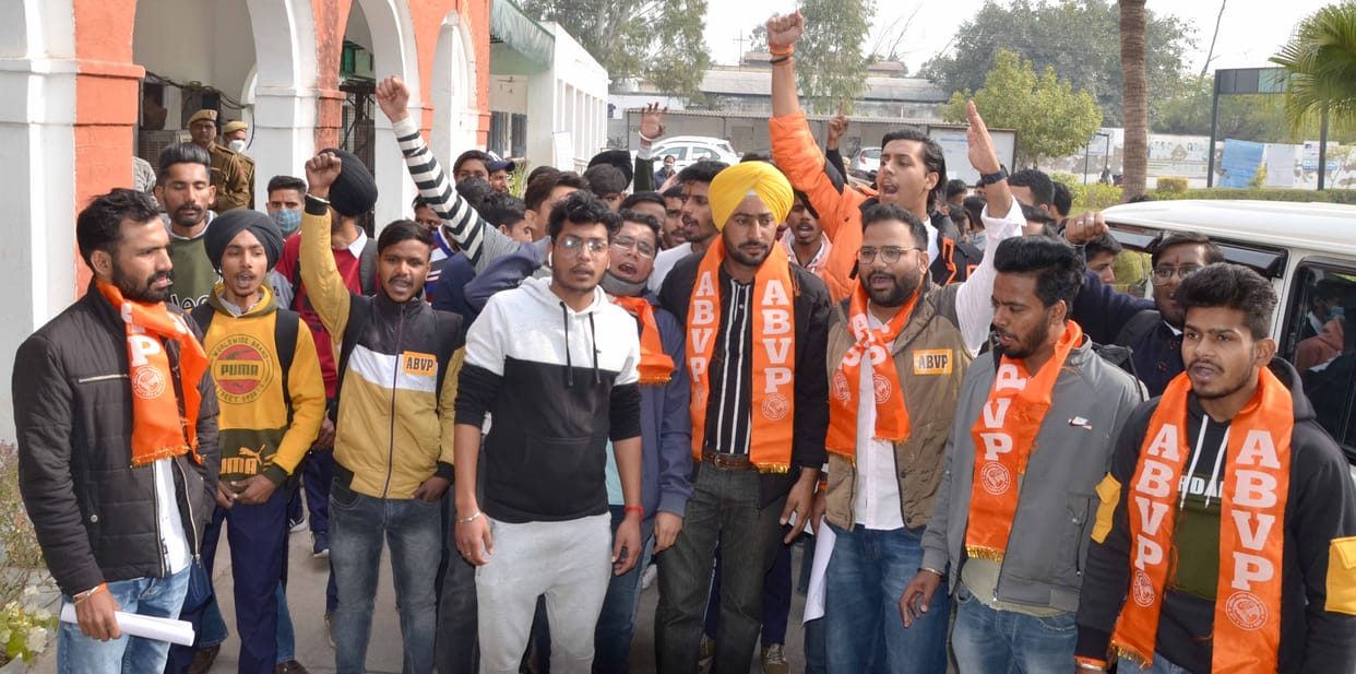 ABVP protested against Roadways GM