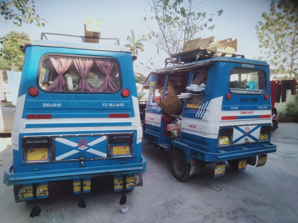 Shop locks broken in night curfew, tempo drivers called police while loading goods