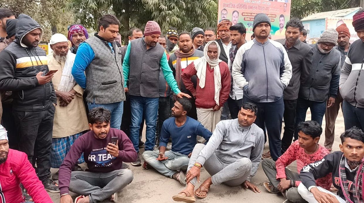 Youth dies due to tractor collision, angry villagers jammed the Kotwali gate
