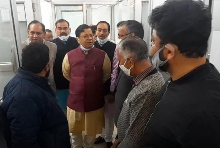 Haryana Urban Local Bodies Minister Kamal Gupta made surprise visit to Panchkula Municipal Corporation