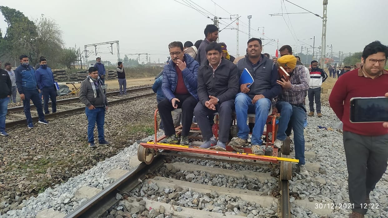 Inspection of Sitapur branch line from DRM Roza