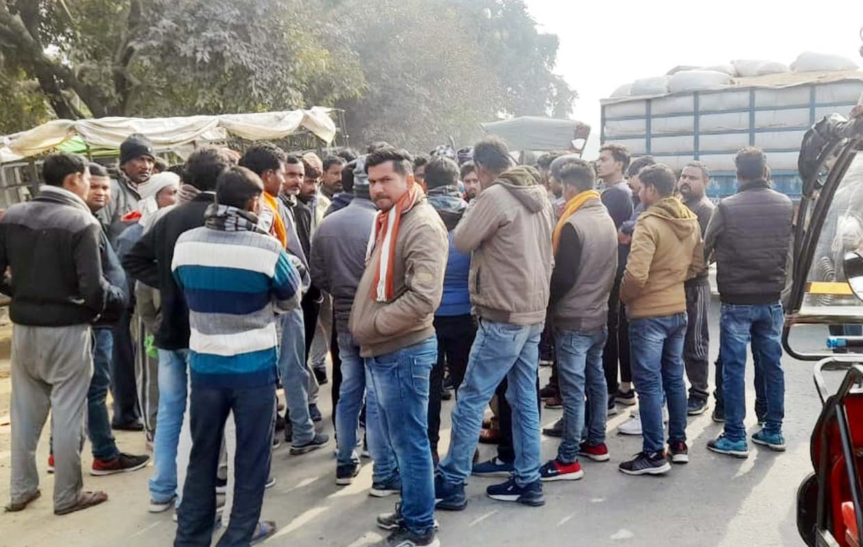 Farmers jammed the highway for not weighing paddy