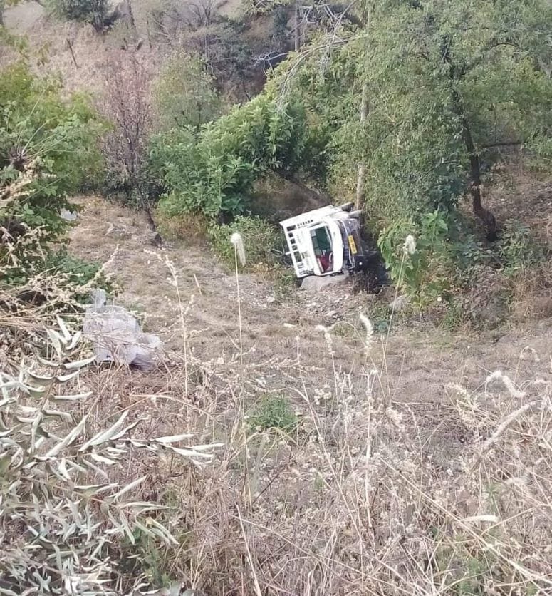 The car fell into a ditch in Patrighat's colony, the driver died