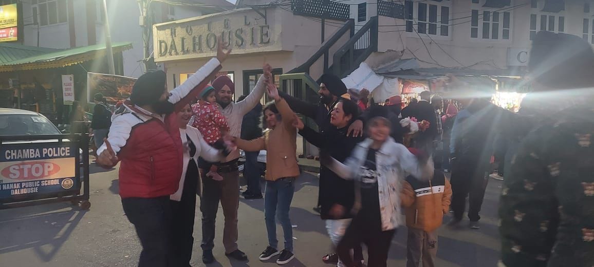 Tourists welcome the new year with fireworks