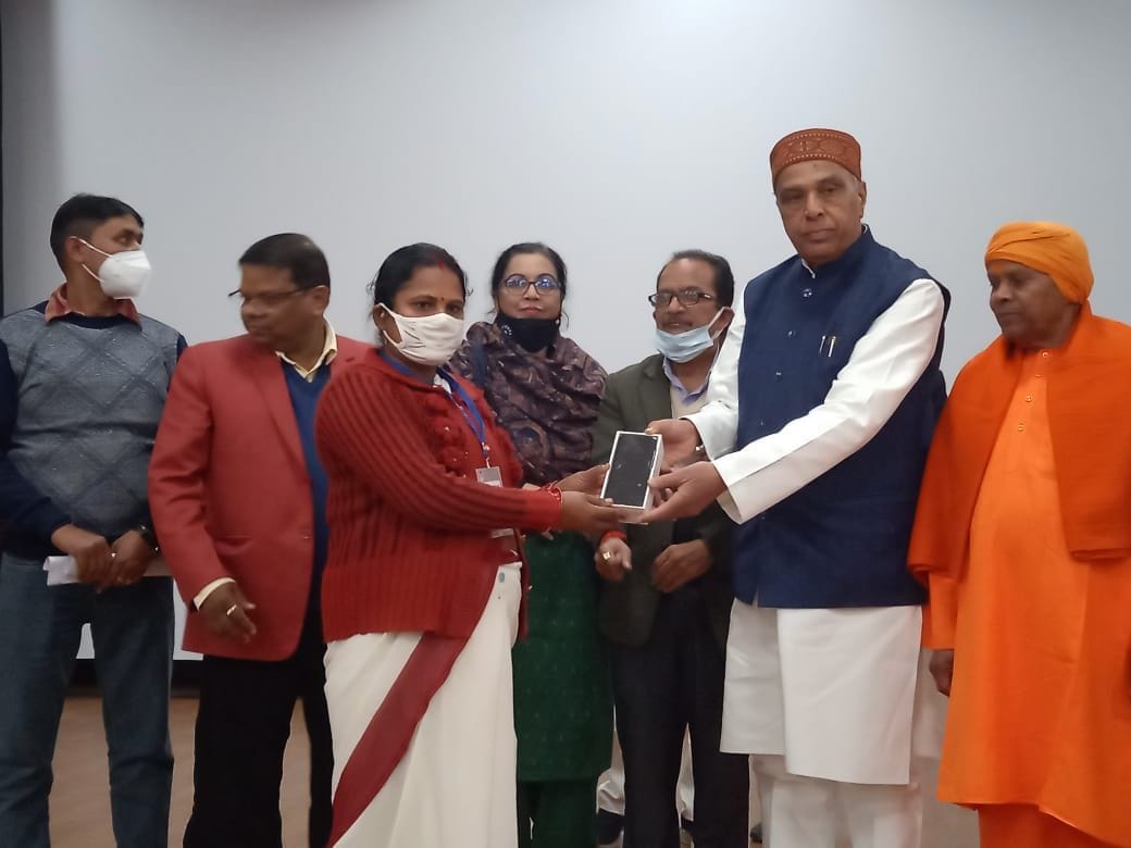 smart phone distributed in asha