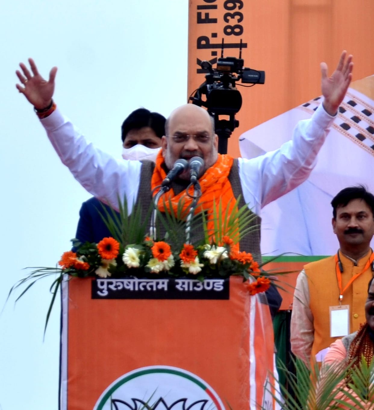 Aligarh: Apologizing, work counted, youth filled with enthusiasm... by raising questions, ask for votes for BJP