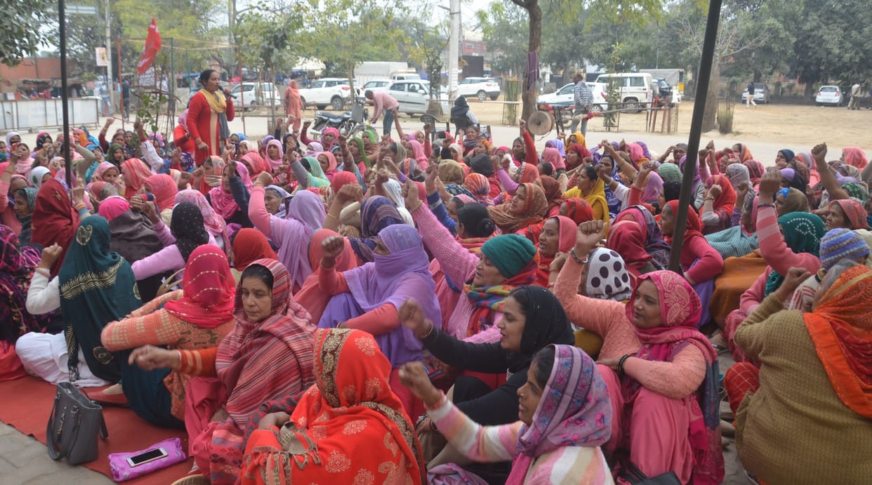 Anganwadi workers' strike will continue till five, CM's residence will be gheraoed