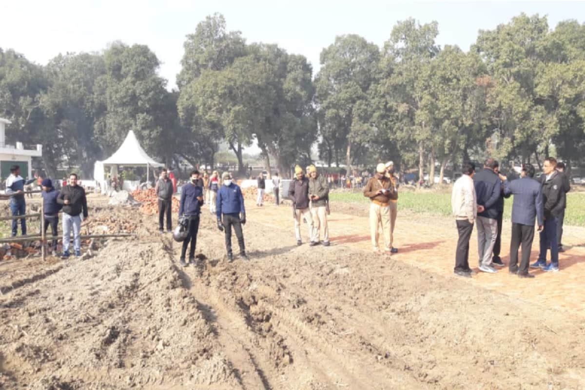 UP News: The officials arrived by helicopter rehearsed in program place of Prime Minister Narendra Modi, see photos